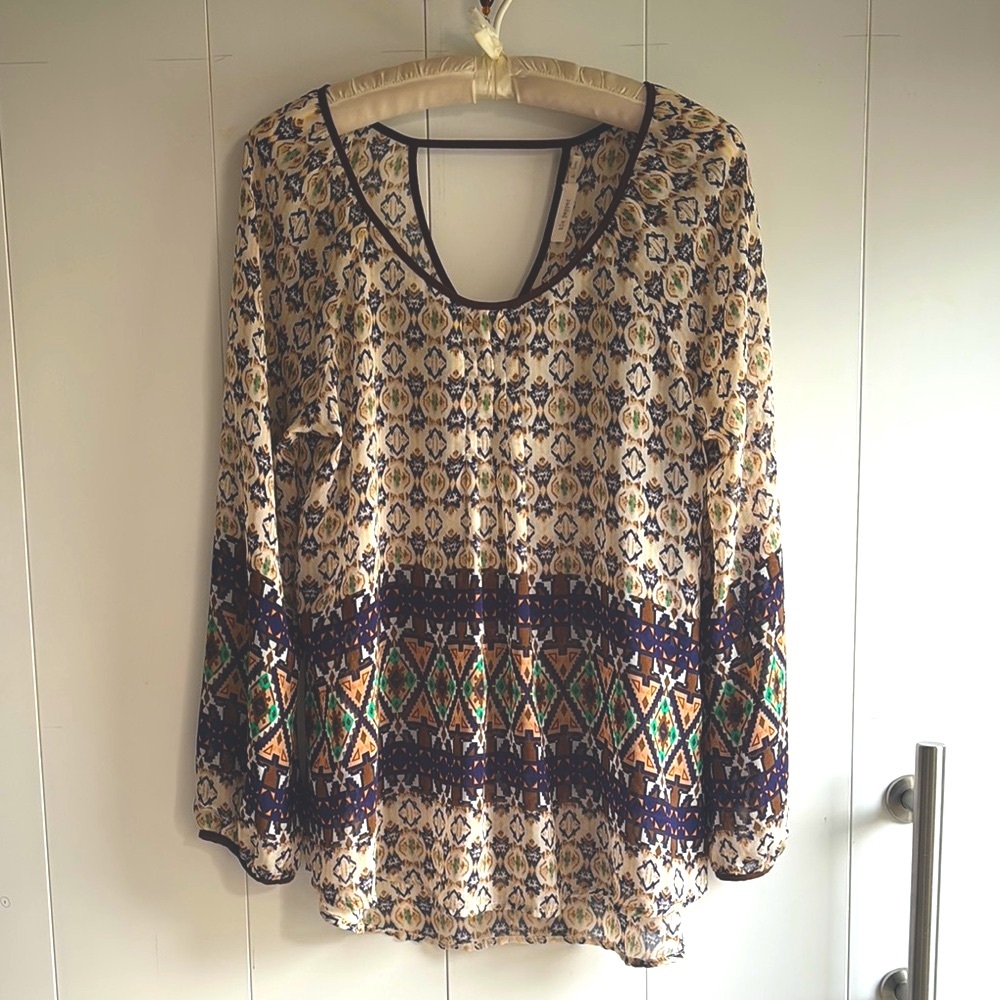 Blu Pepper Cream and Blue Graphic Blouse Size L